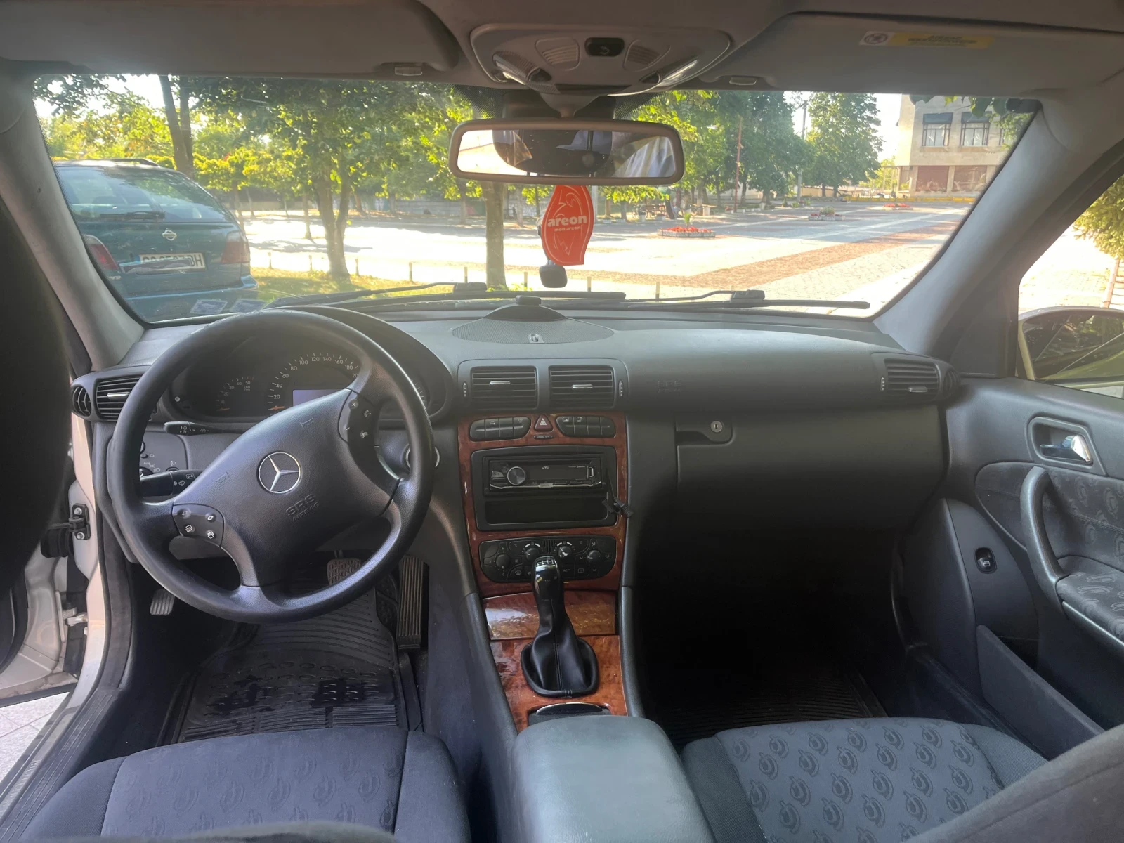 Mercedes-Benz C 200  - изображение 8