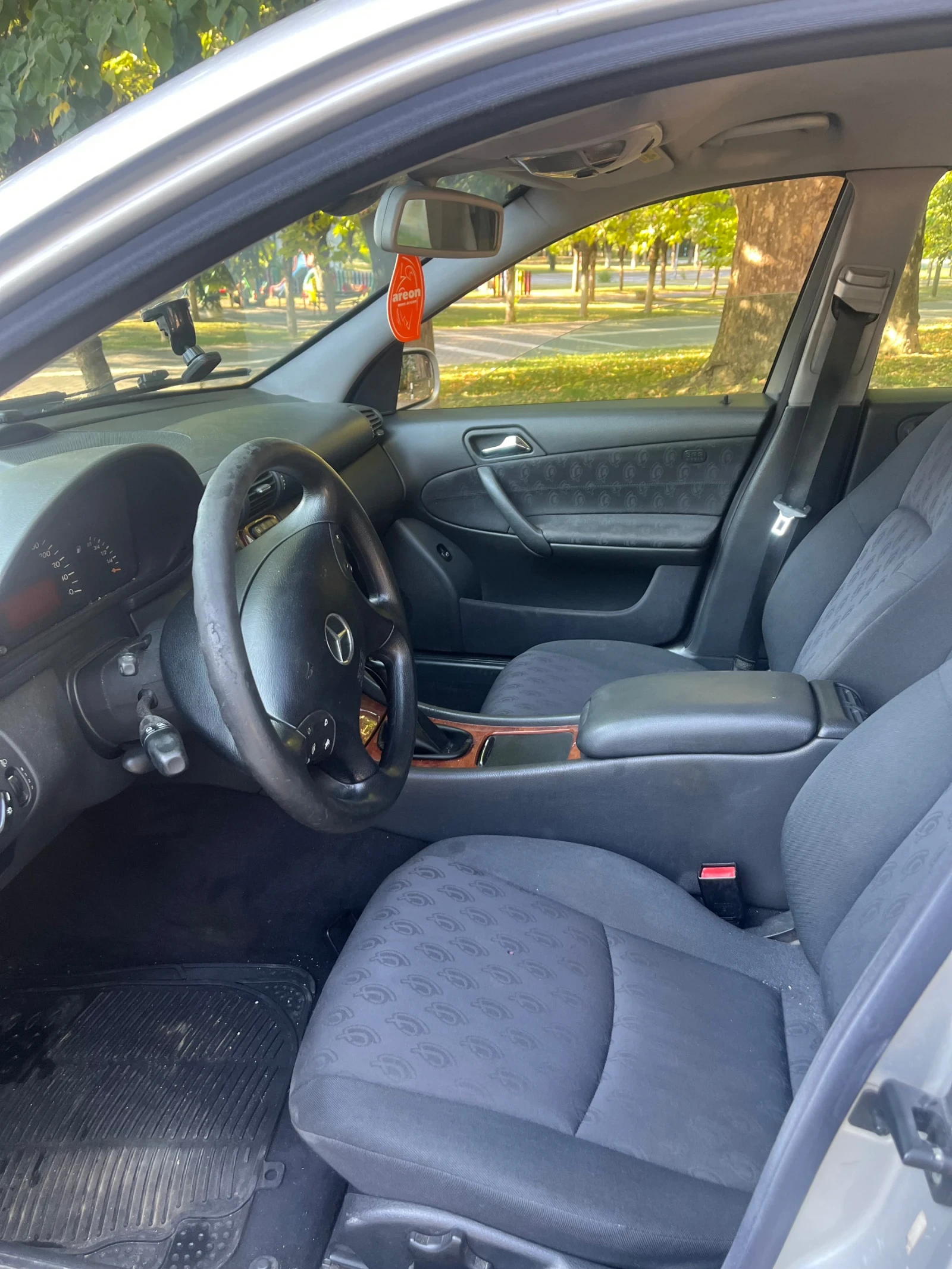 Mercedes-Benz C 200  - изображение 5