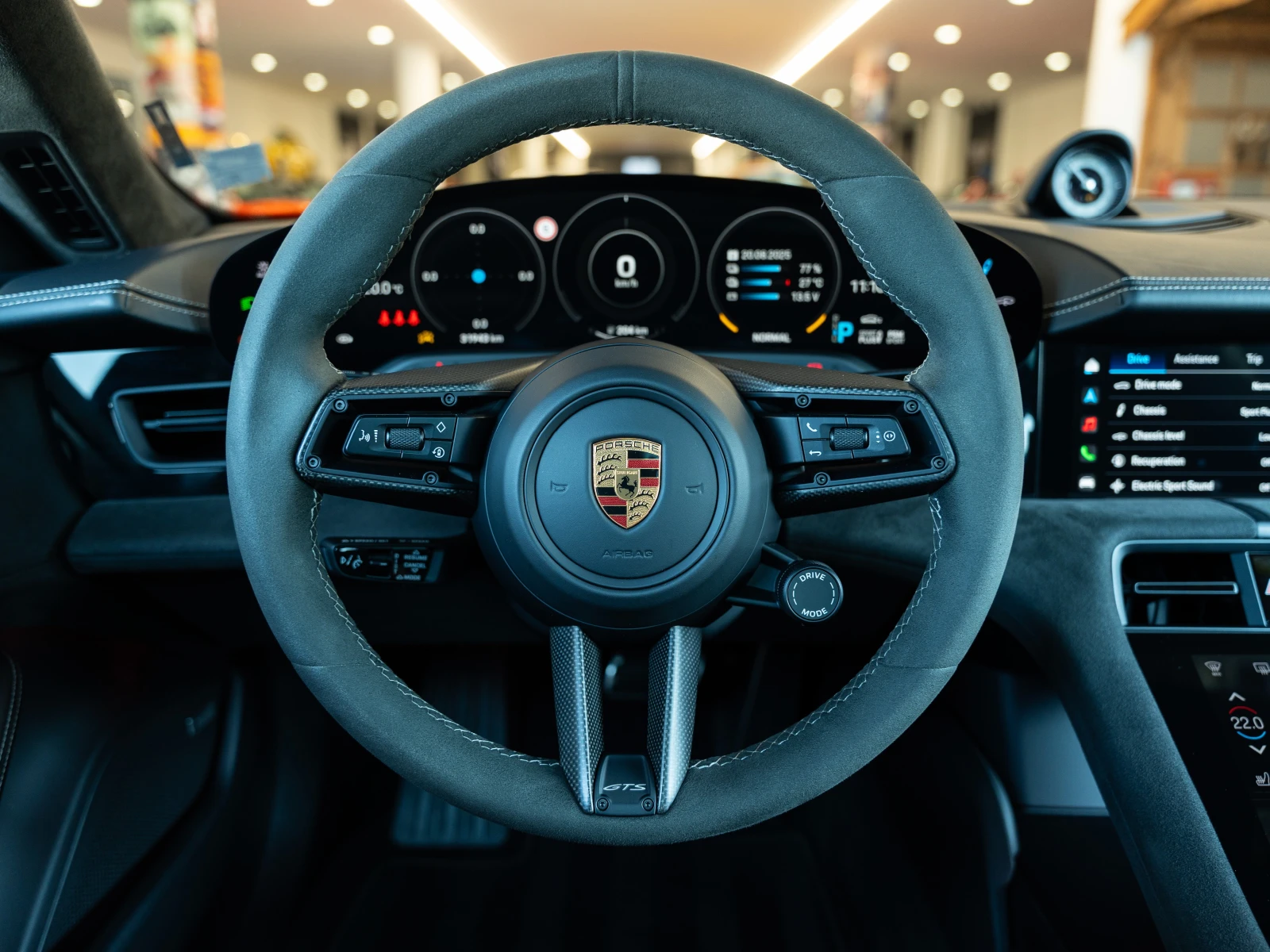 Porsche Taycan GTS  - изображение 10