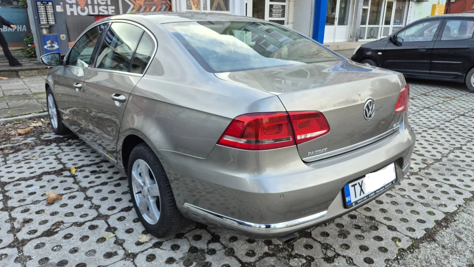 VW Passat 2.0 TDI   4MOTION | Mobile.bg   6