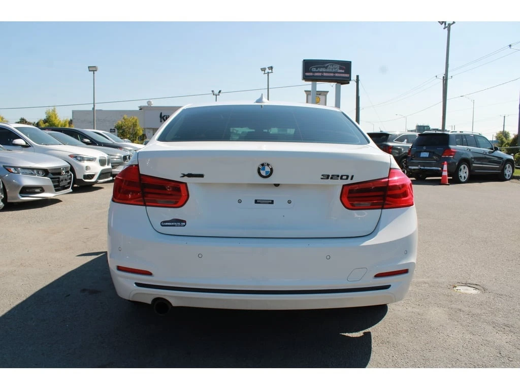 BMW 320 * 320i xDrive AWD, MAGS, NAVIGATION, CUIR, A/C * C | Mobile.bg � ����������� 3