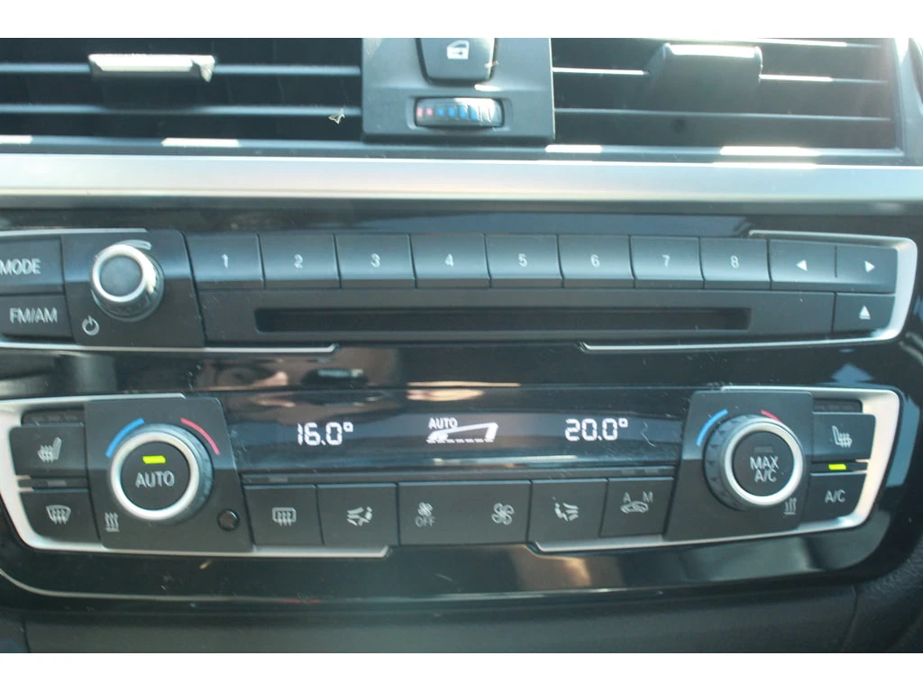 BMW 320 * 320i xDrive AWD, MAGS, NAVIGATION, CUIR, A/C * C | Mobile.bg � ����������� 10