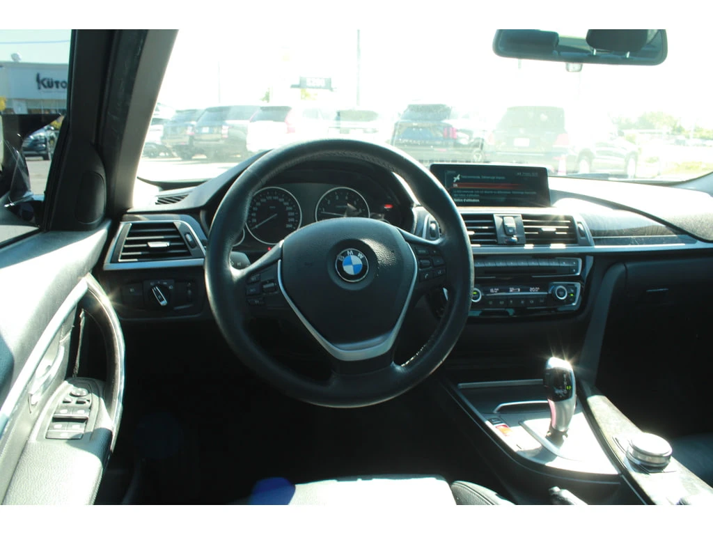 BMW 320 * 320i xDrive AWD, MAGS, NAVIGATION, CUIR, A/C * C | Mobile.bg � ����������� 7