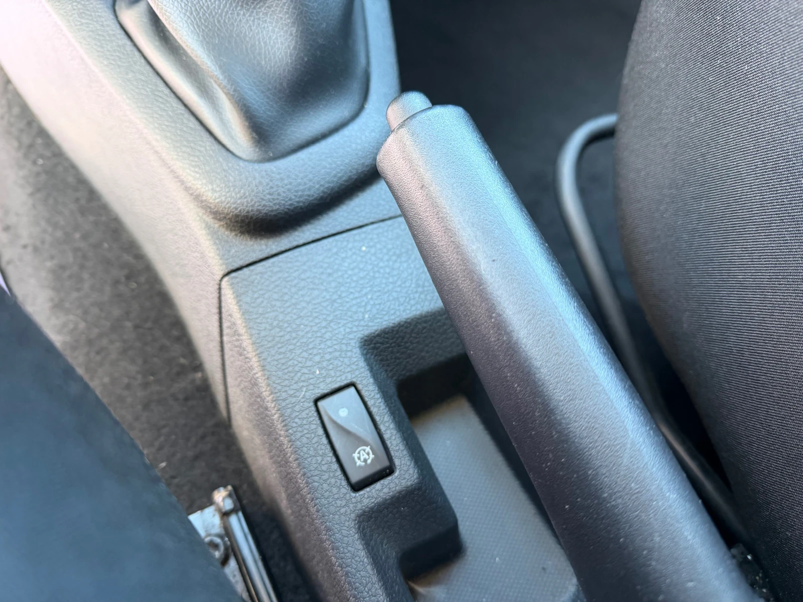 Dacia Sandero 100000km/Benzin-Gaz/Top, снимка 15 - Автомобили и джипове - 53746314