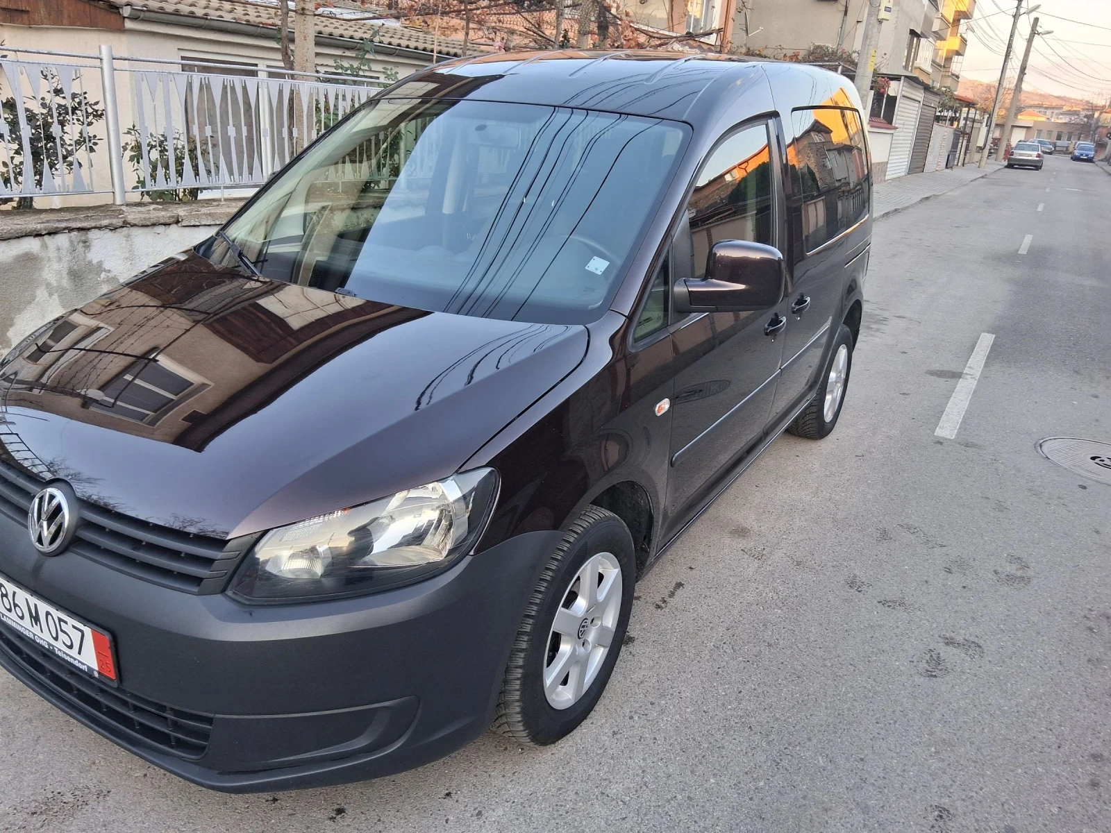 VW Caddy 1, 6 TDI 5 места 102 кс, снимка 2 - Автомобили и джипове - 54180965