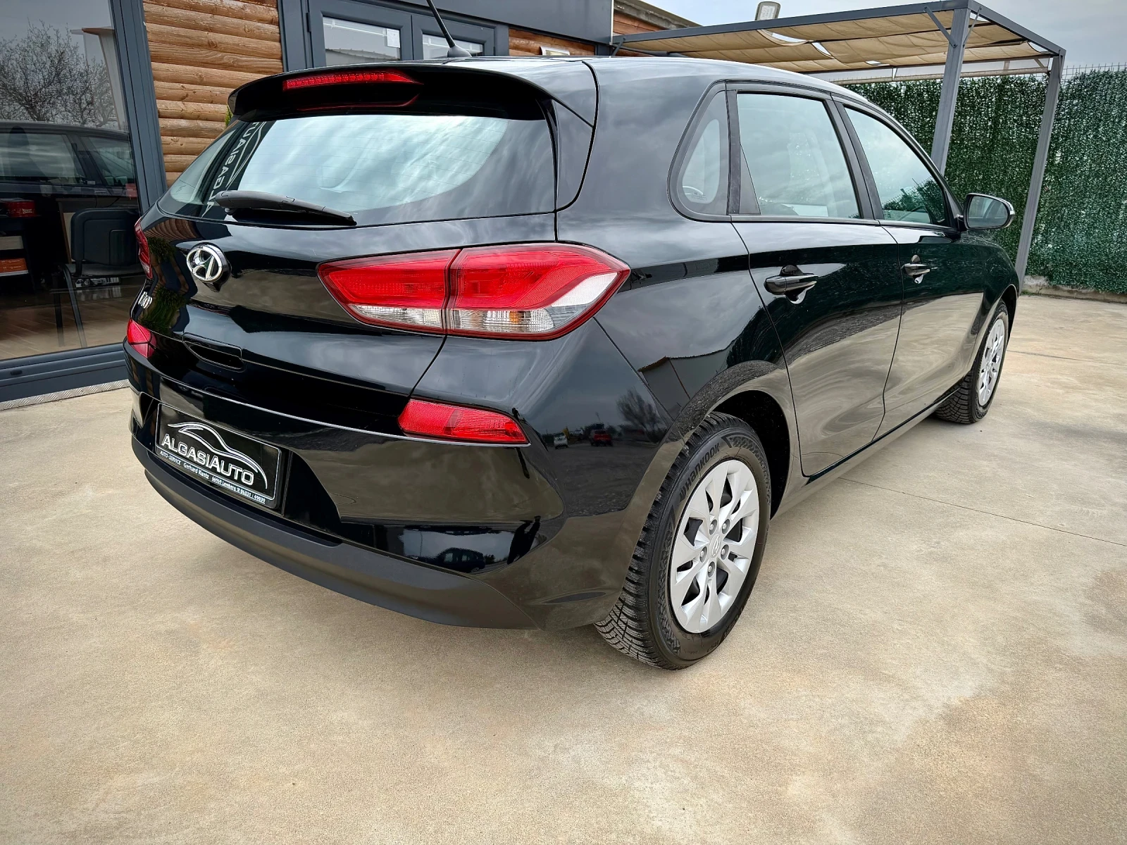 Hyundai I30 1.4 MPI* LED, снимка 4 - Автомобили и джипове - 54205312