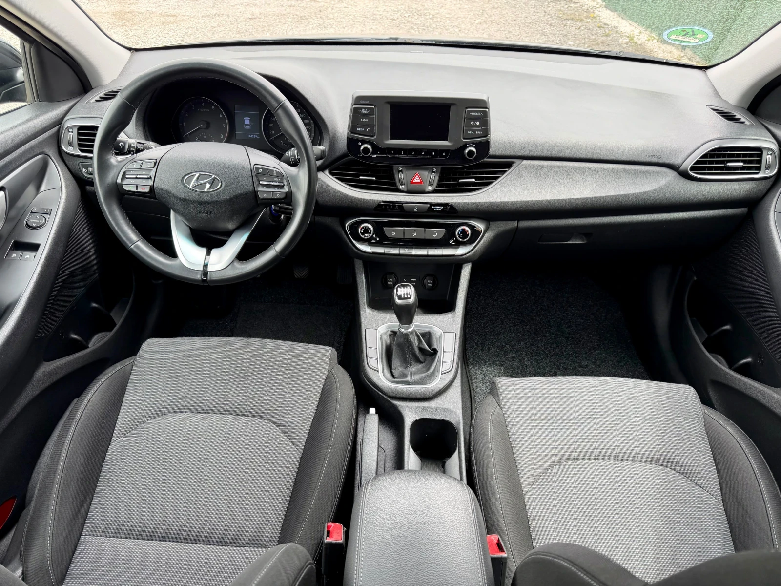 Hyundai I30 1.4 MPI* LED, снимка 10 - Автомобили и джипове - 54205312