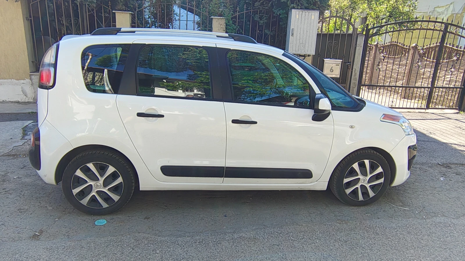 Citroen C3 Picasso, снимка 4 - Автомобили и джипове - 54333144