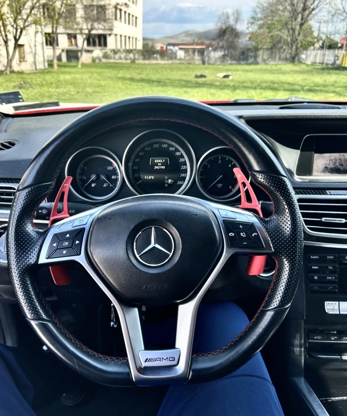 Mercedes-Benz E 220, снимка 6 - Автомобили и джипове - 54779925