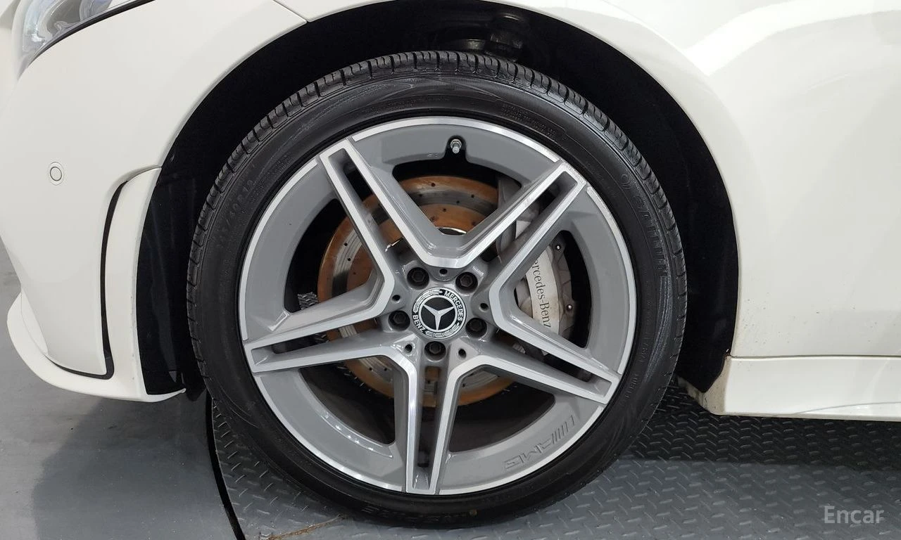 Mercedes-Benz CLS 450 4MATIC AMG PACK* BURMESTER* DISTRONIC* 360* ХЕДЪП*, снимка 5 - Автомобили и джипове - 54904128