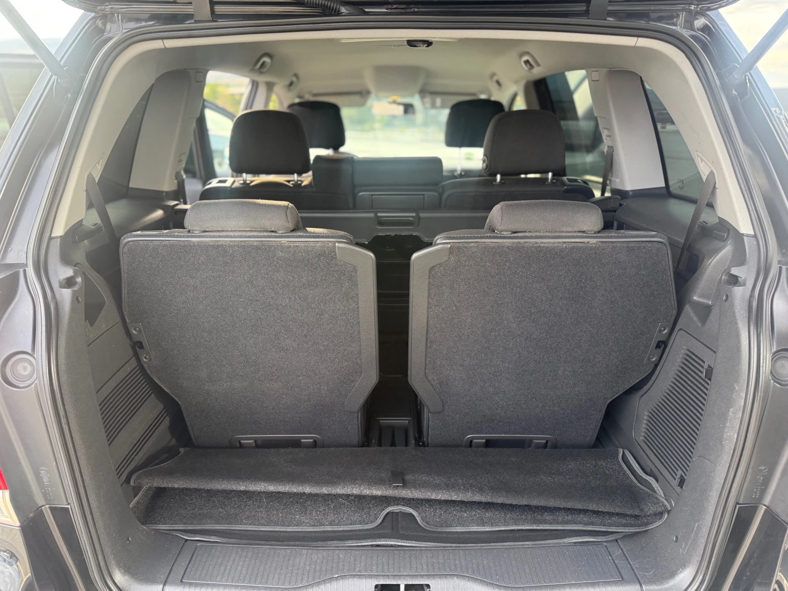 Opel Zafira 1.6 i 7 mesta СОБСТВЕН ЛИЗИНГ !!!, снимка 13 - Автомобили и джипове - 54941316
