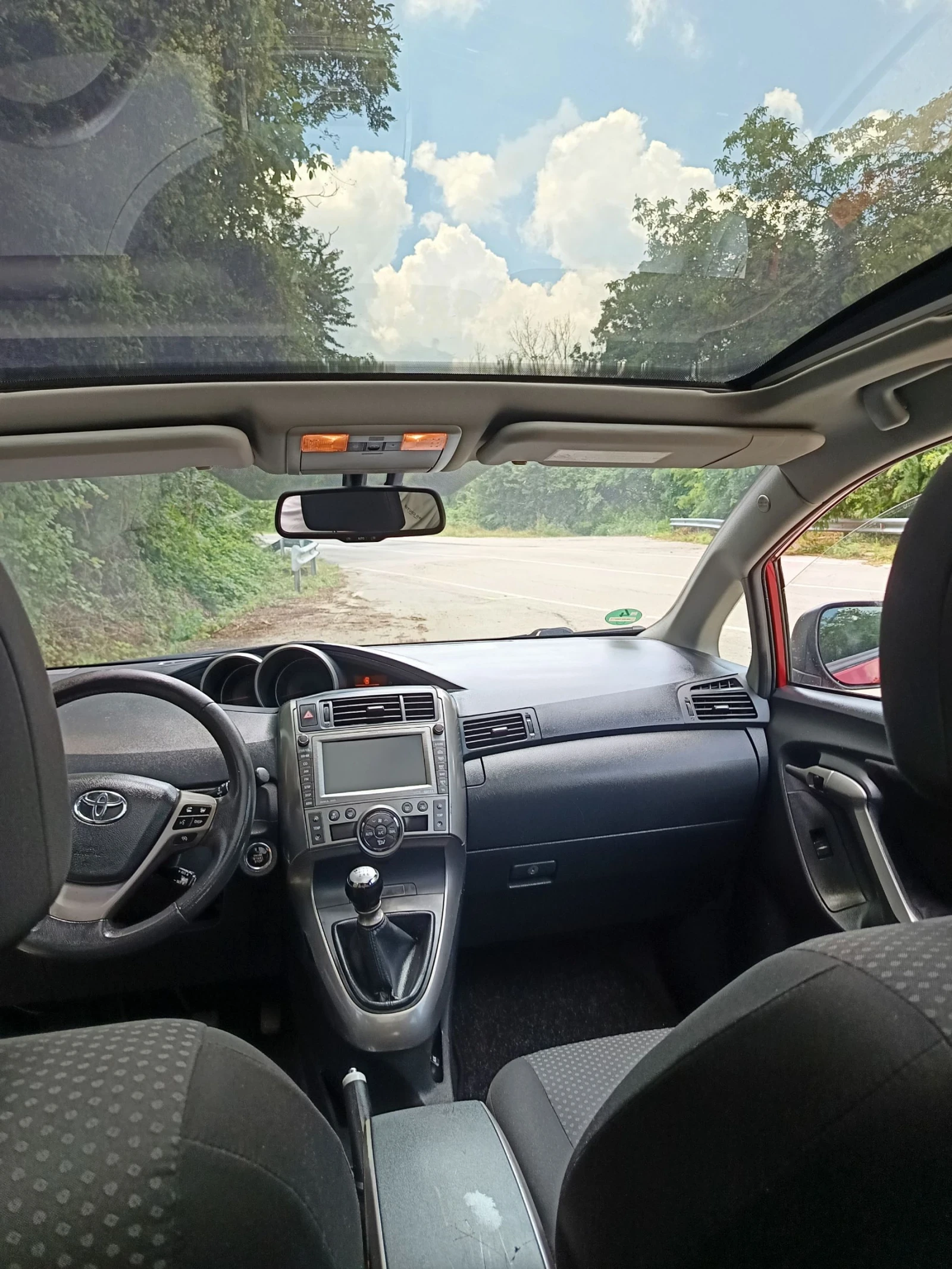 Toyota Verso 2.0  d4d, снимка 5 - Автомобили и джипове - 55330863