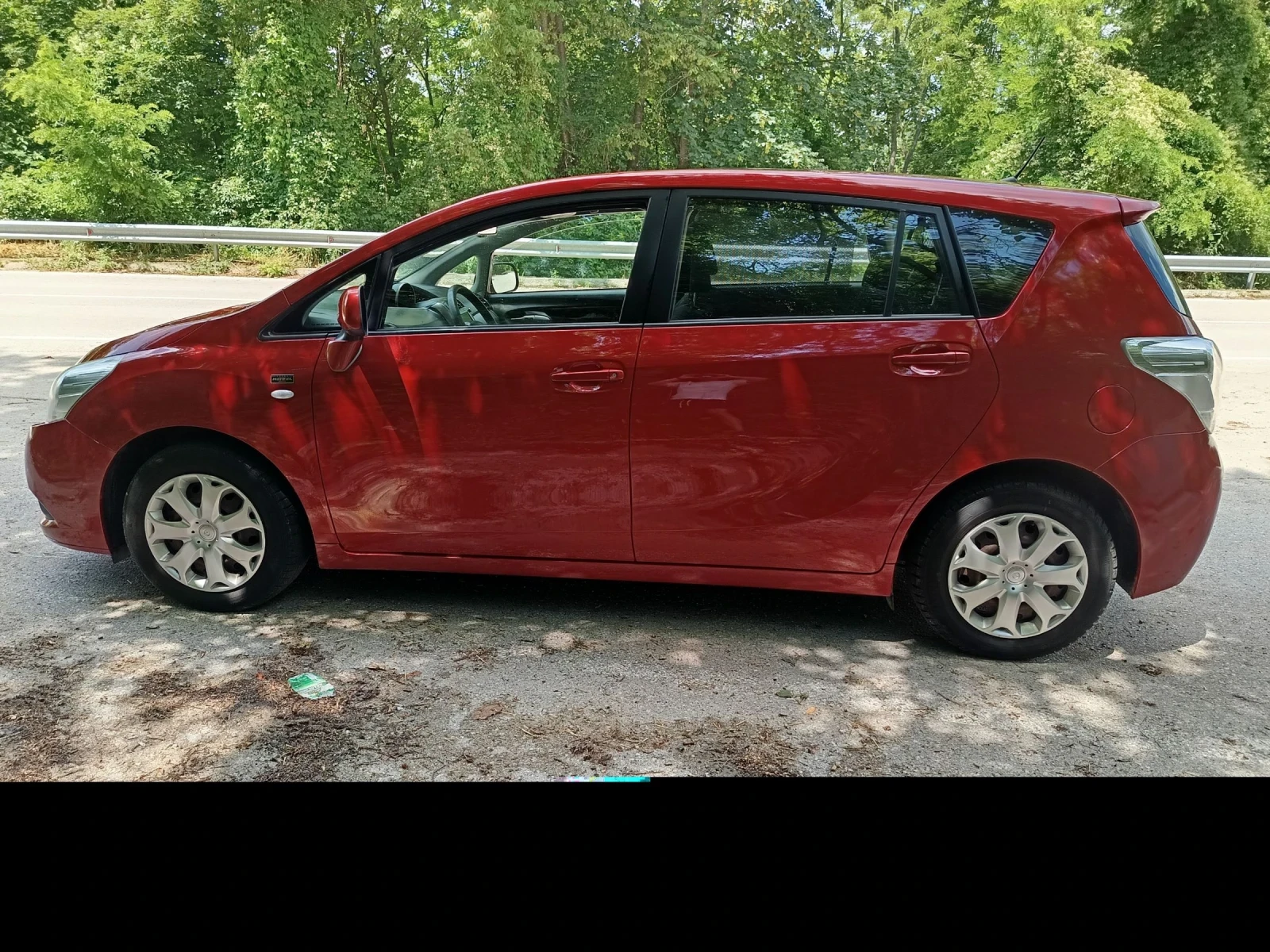 Toyota Verso 2.0  d4d, снимка 4 - Автомобили и джипове - 55330863