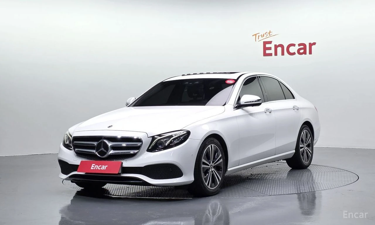 Mercedes-Benz E 300 * КРАЙНА ЦЕНА ДО БЪЛГАРИЯ * АВТОКРЕДИТ, снимка 2 - Автомобили и джипове - 55541912
