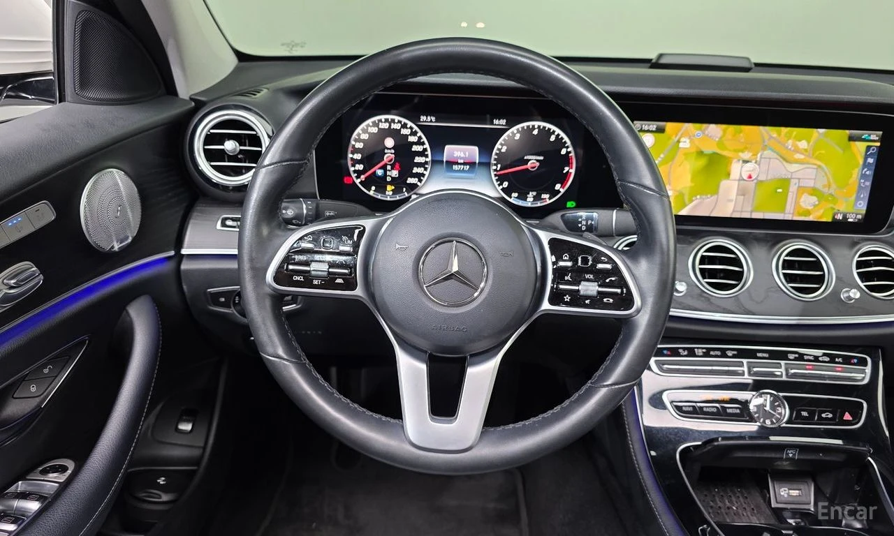Mercedes-Benz E 300 * КРАЙНА ЦЕНА ДО БЪЛГАРИЯ * АВТОКРЕДИТ, снимка 14 - Автомобили и джипове - 55541912
