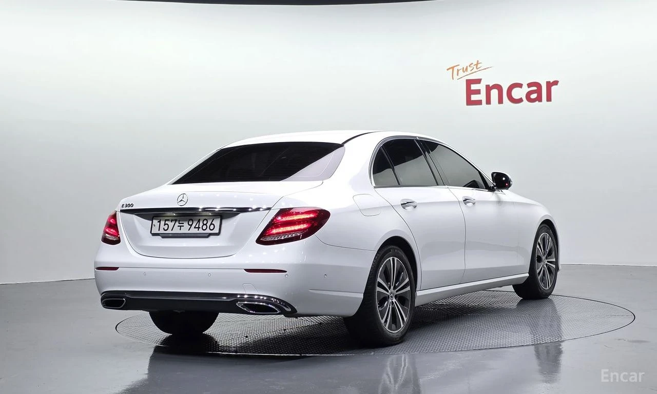 Mercedes-Benz E 300 * КРАЙНА ЦЕНА ДО БЪЛГАРИЯ * АВТОКРЕДИТ, снимка 3 - Автомобили и джипове - 55541912