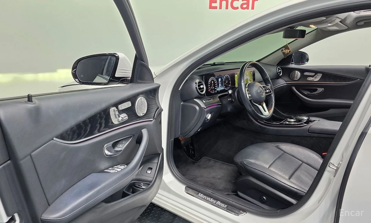 Mercedes-Benz E 300 * КРАЙНА ЦЕНА ДО БЪЛГАРИЯ * АВТОКРЕДИТ, снимка 11 - Автомобили и джипове - 55541912