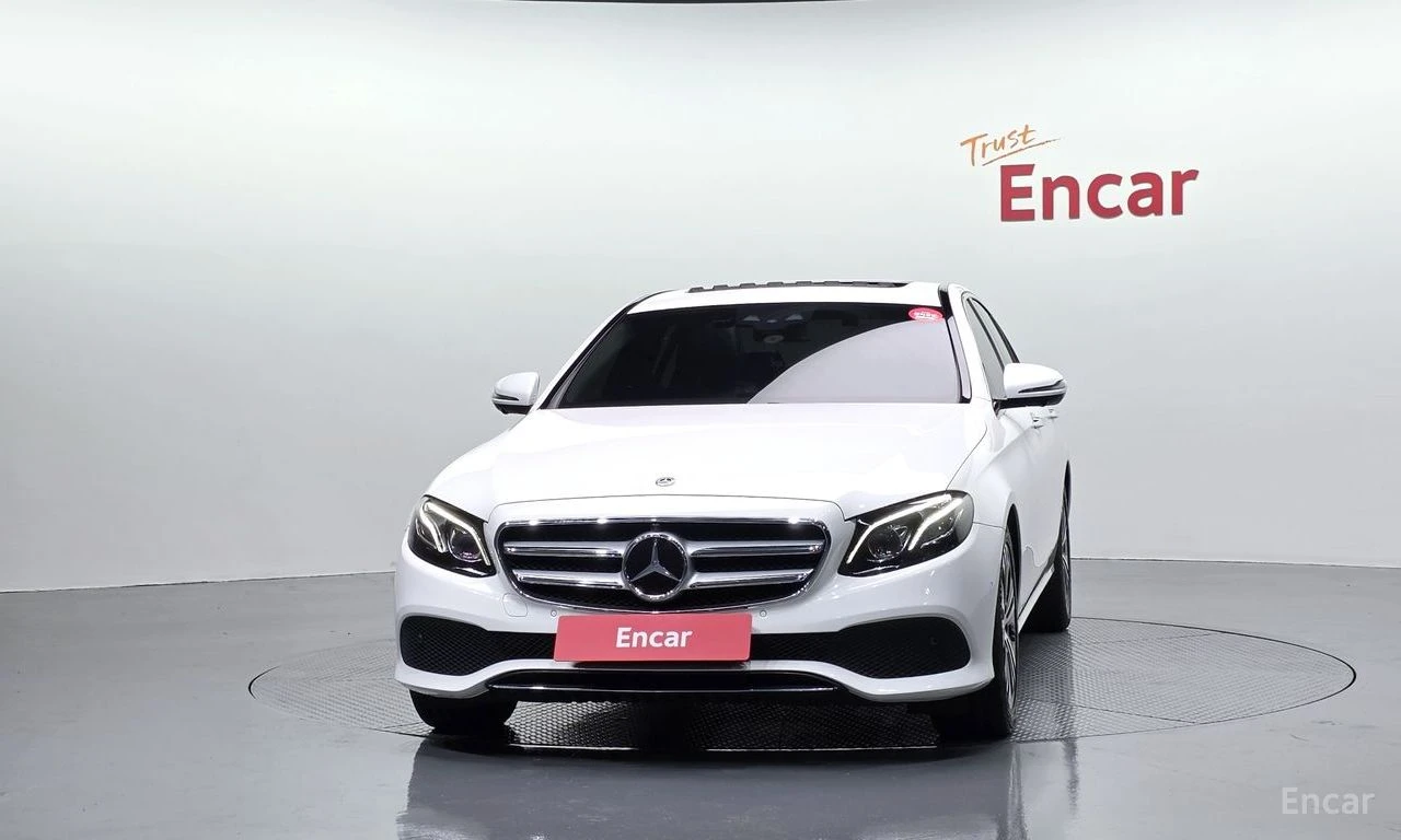 Mercedes-Benz E 300 * КРАЙНА ЦЕНА ДО БЪЛГАРИЯ * АВТОКРЕДИТ, снимка 4 - Автомобили и джипове - 55541912