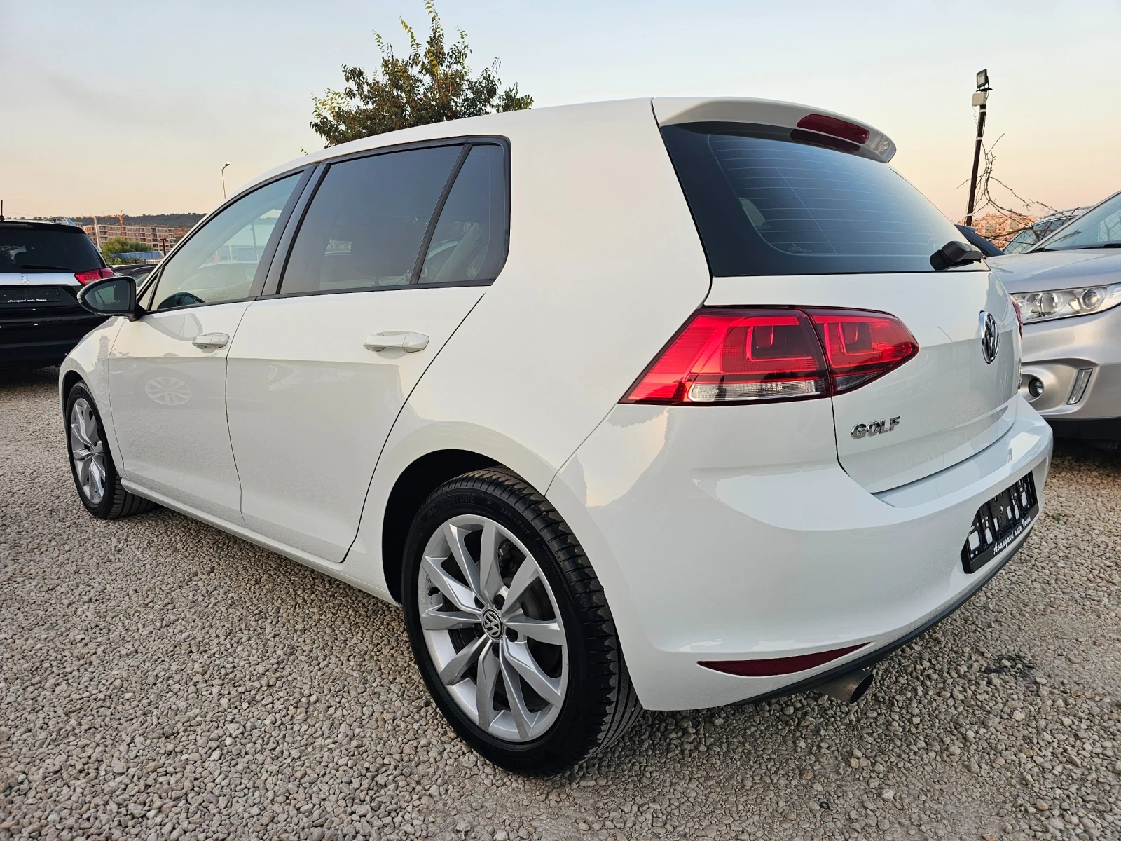 VW Golf 1.6TDI, 105к.с., снимка 6 - Автомобили и джипове - 55565947