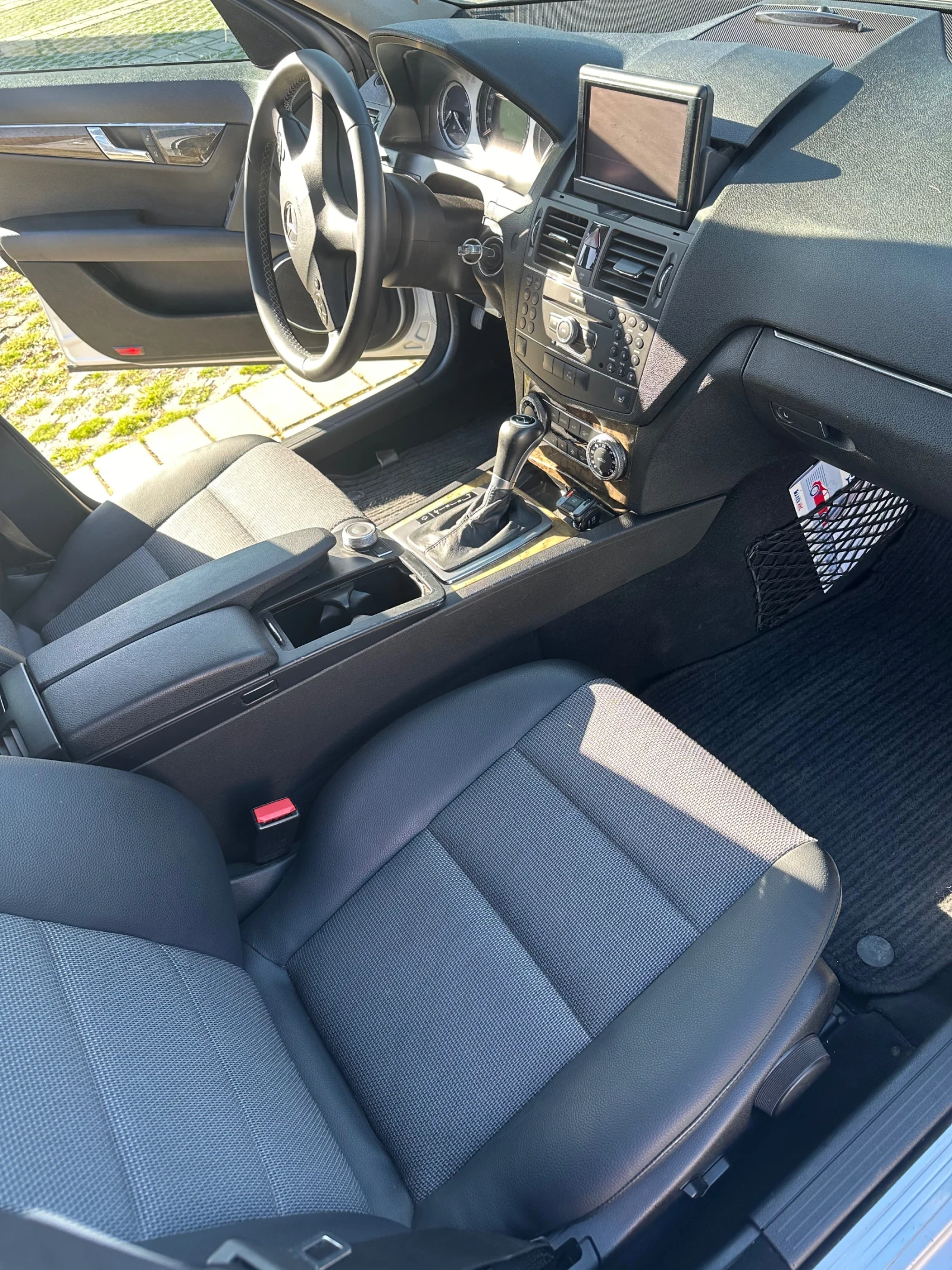 Mercedes-Benz C 220, снимка 4 - Автомобили и джипове - 55896984