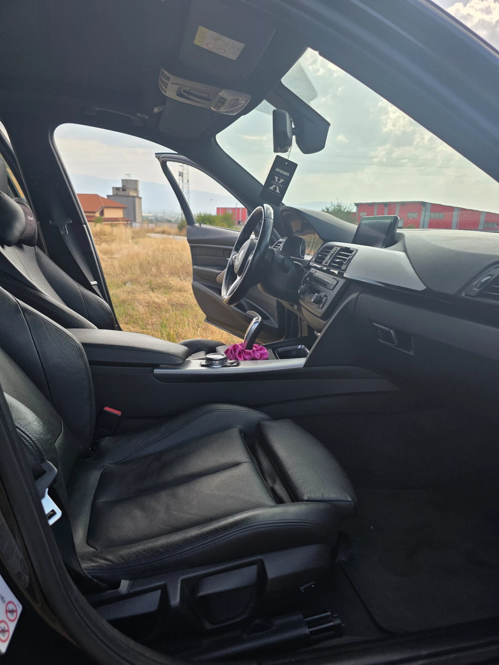 BMW 320, снимка 12 - Автомобили и джипове - 55904370