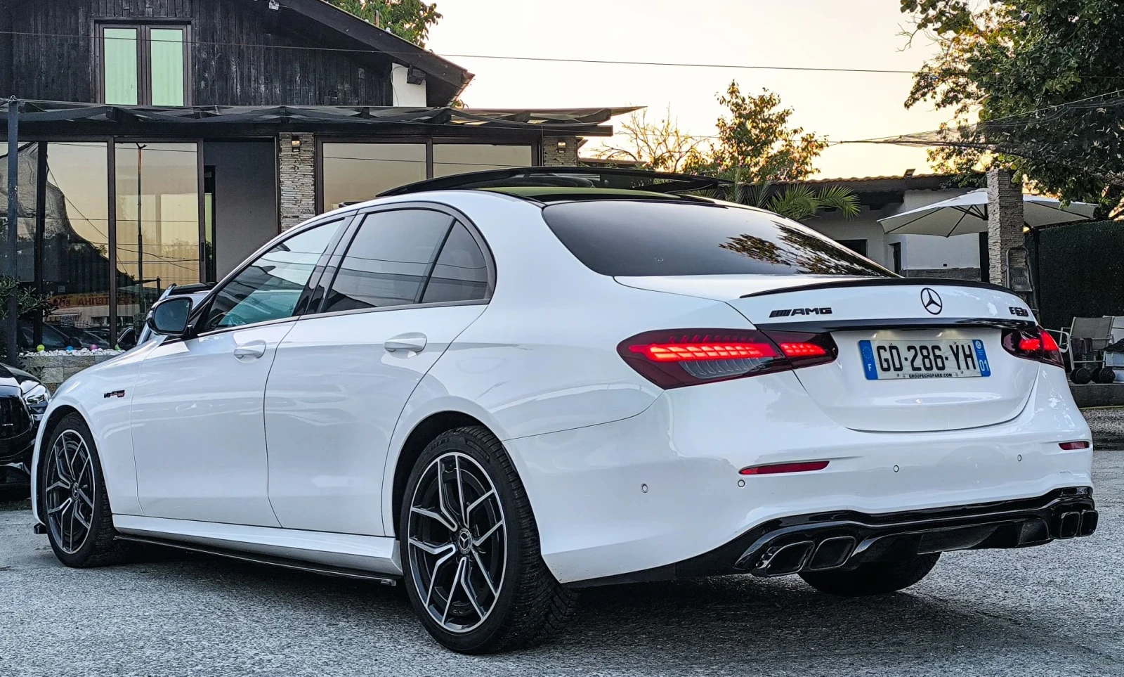 Mercedes-Benz E 220 D* AMG-LINE* ПАНОРАМА* FACELIFT, снимка 6 - Автомобили и джипове - 56120665
