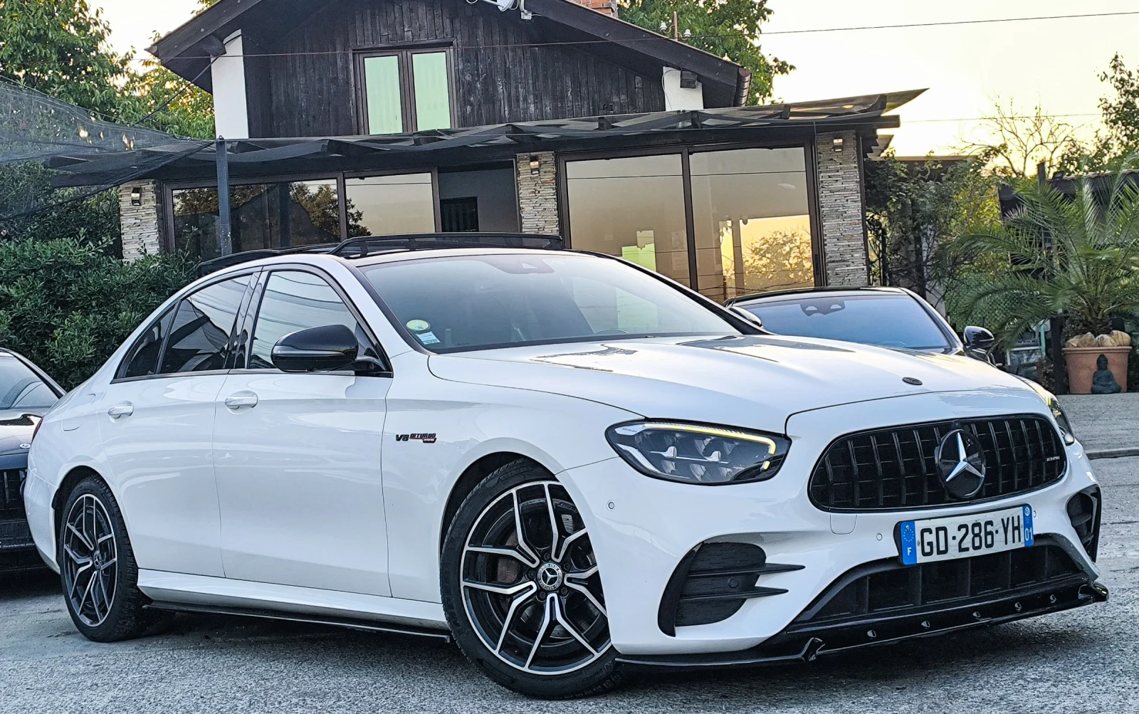 Mercedes-Benz E 220 D* AMG-LINE* ПАНОРАМА* FACELIFT, снимка 3 - Автомобили и джипове - 56120665
