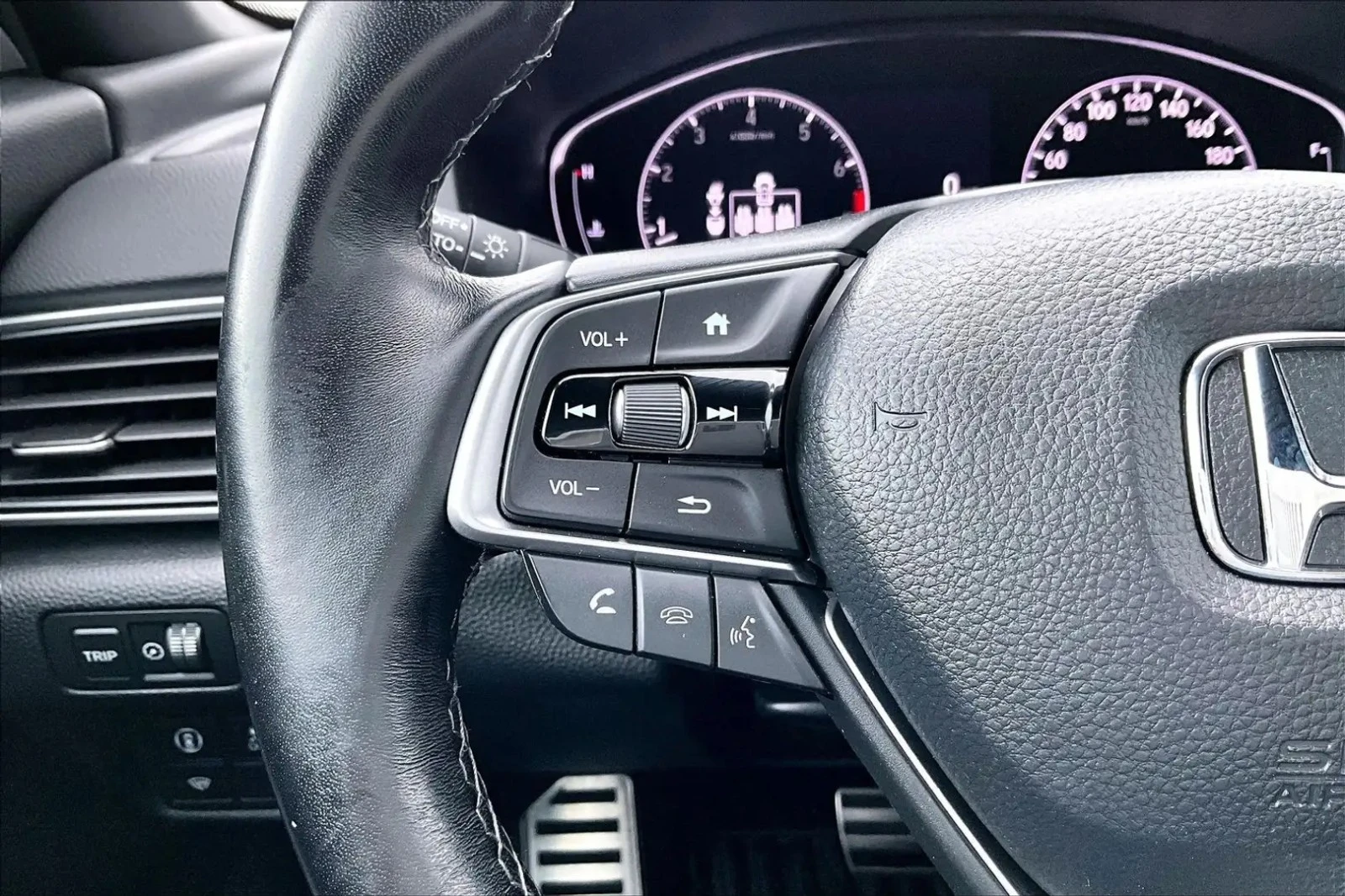 Honda Accord Camera* * Blindspot* * Distronic* * , снимка 10 - Автомобили и джипове - 56645484