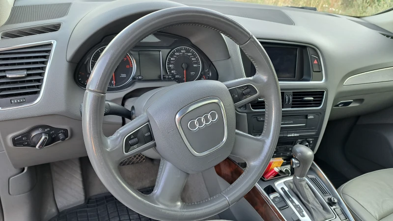 Audi Q5 3.2 FSI QUATTRO PANORAMA, снимка 8 - Автомобили и джипове - 52622395