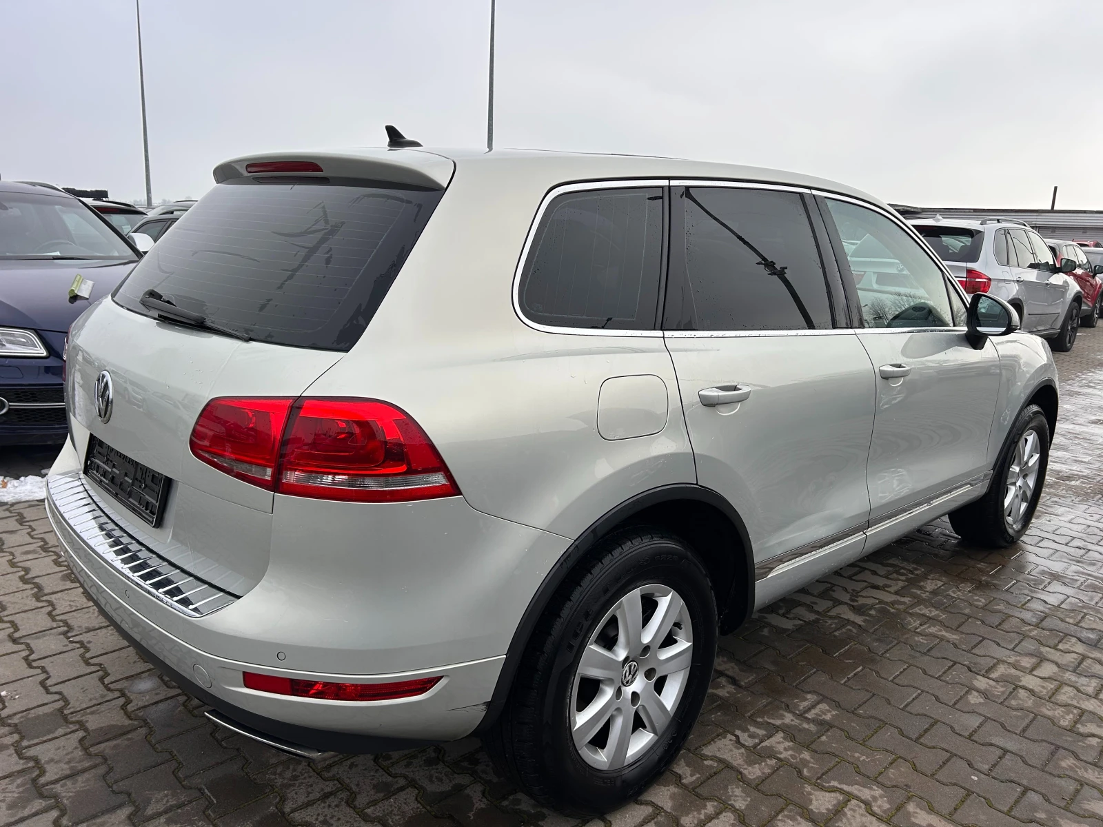 VW Touareg 3.0TDI AVTOMAT/PANORAMA/KOJA - изображение 6