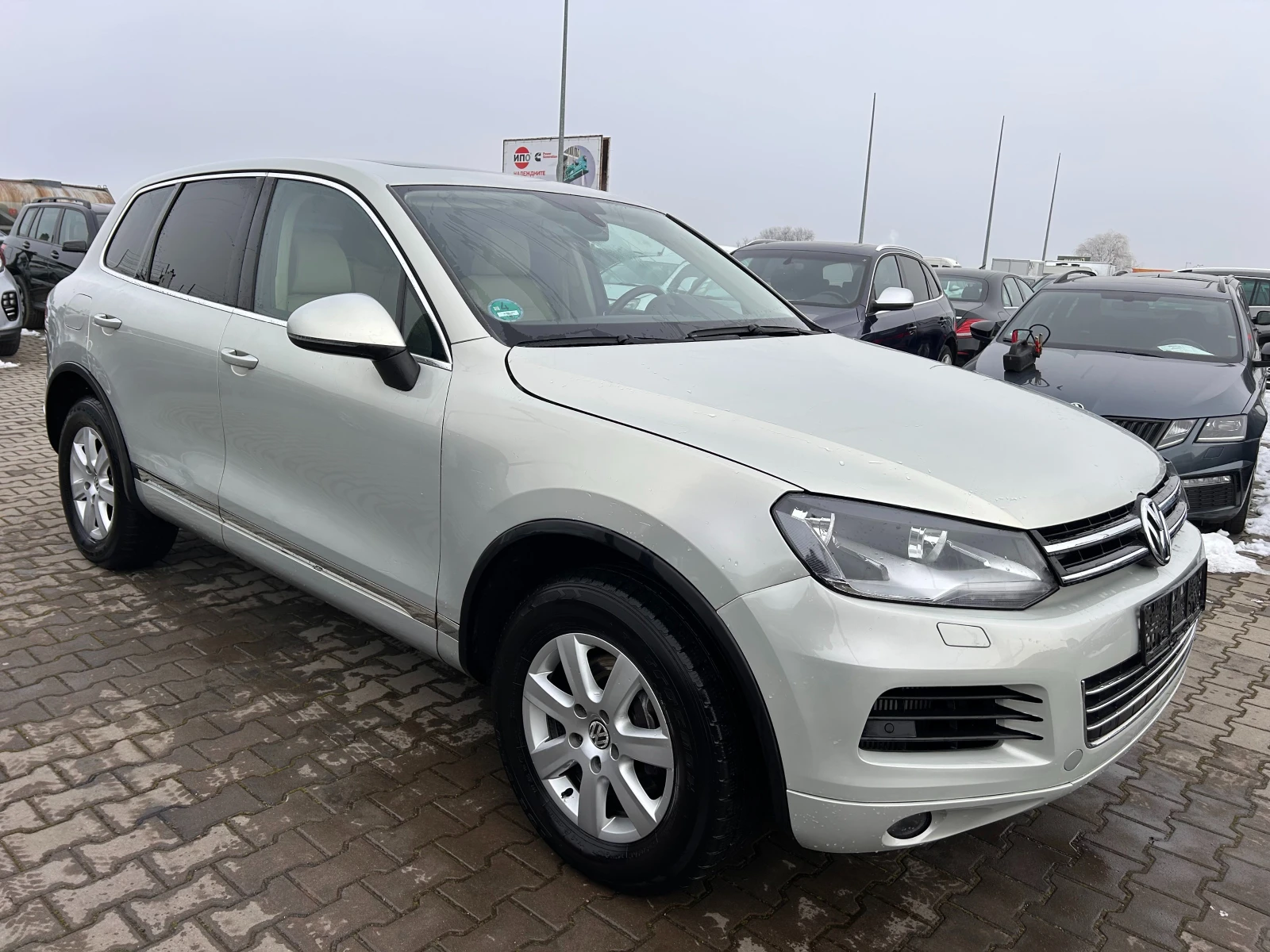 VW Touareg 3.0TDI AVTOMAT/PANORAMA/KOJA - изображение 4