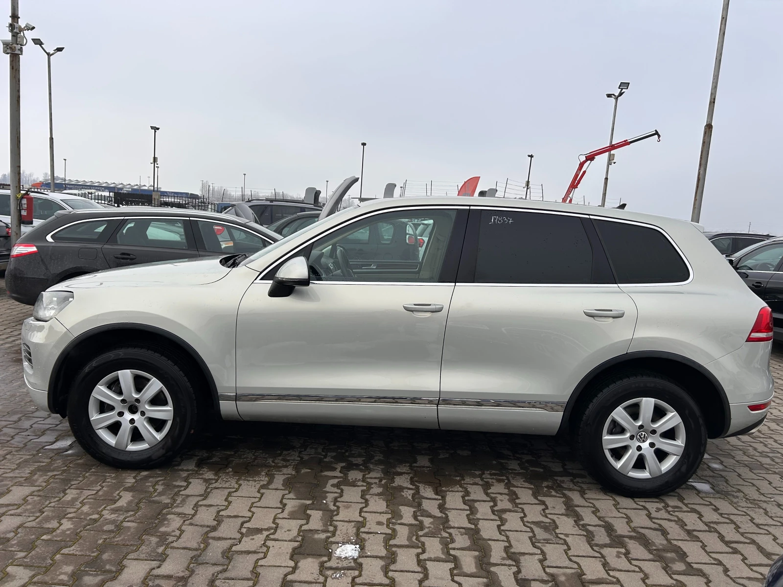 VW Touareg 3.0TDI AVTOMAT/PANORAMA/KOJA - изображение 9