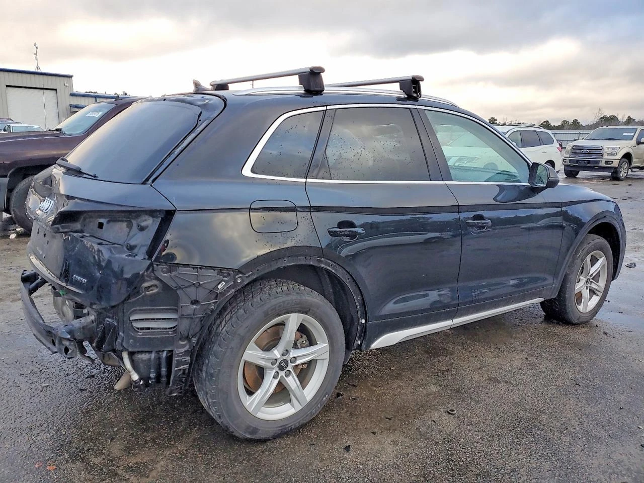 Audi Q5 2.0l Premium, снимка 3 - Автомобили и джипове - 53939452