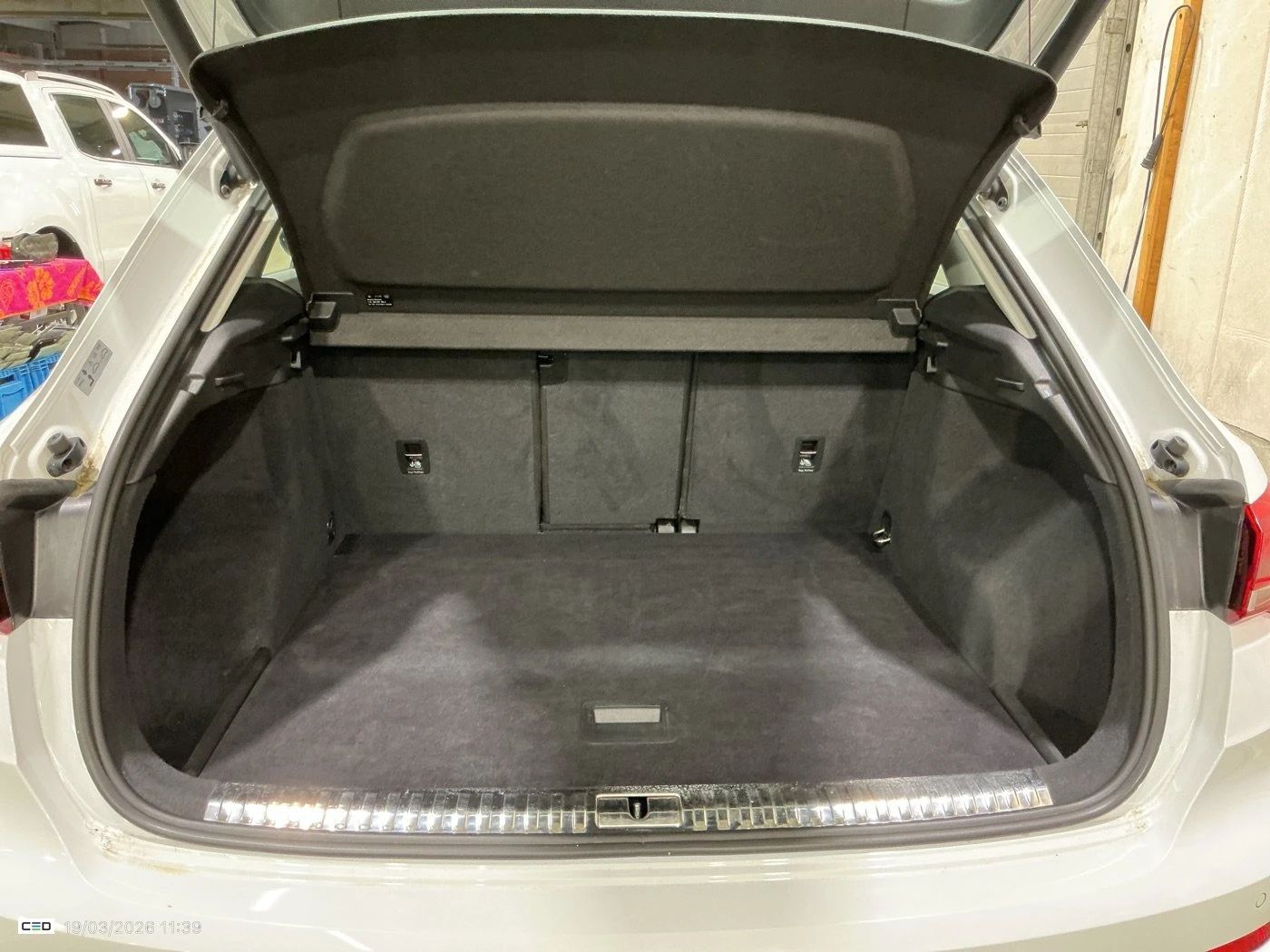 Audi Q3 35 TDI S Line, снимка 12 - Автомобили и джипове - 53998779