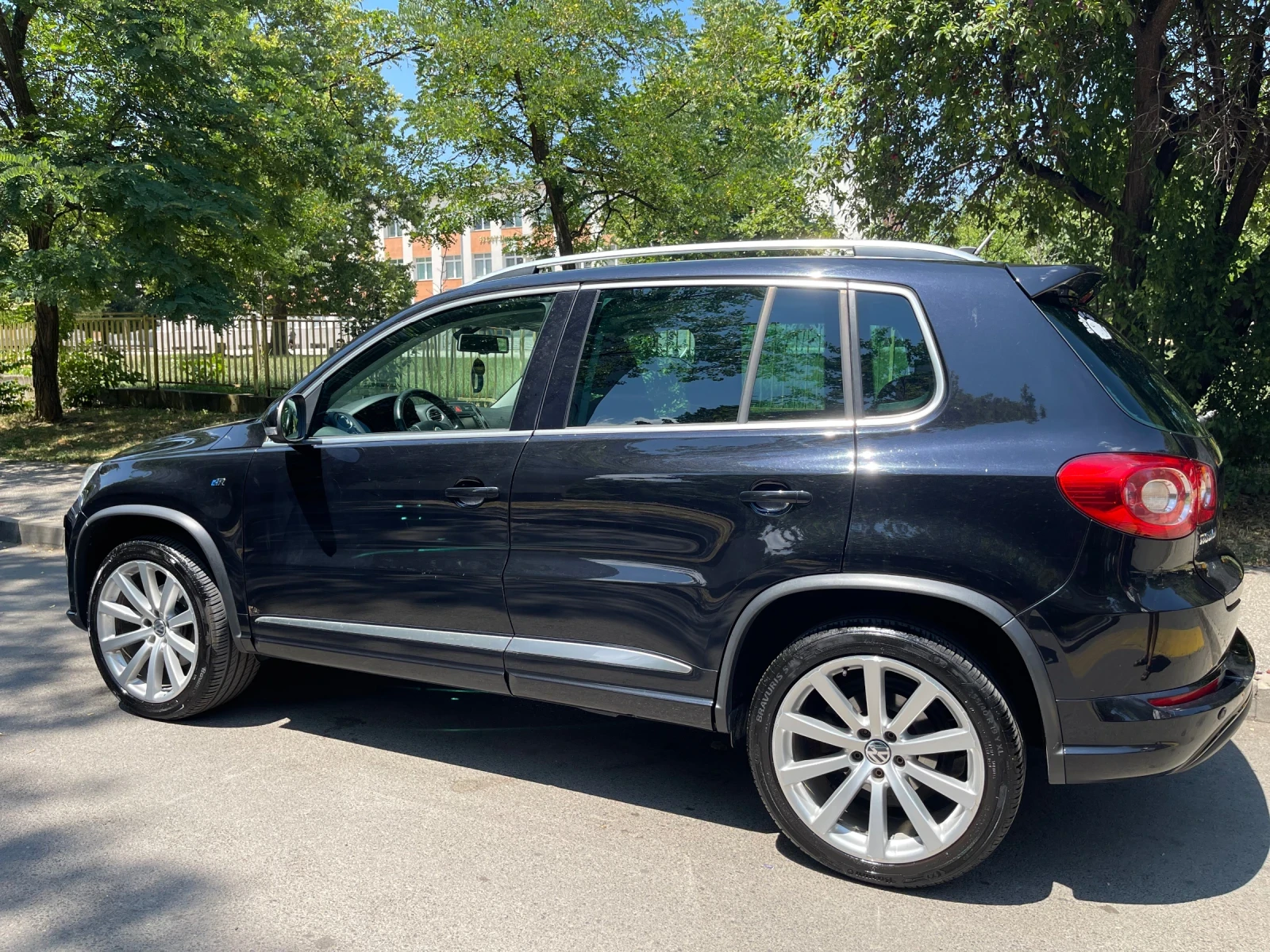 VW Tiguan 2.0 TDI R Line, снимка 7 - Автомобили и джипове - 54648669