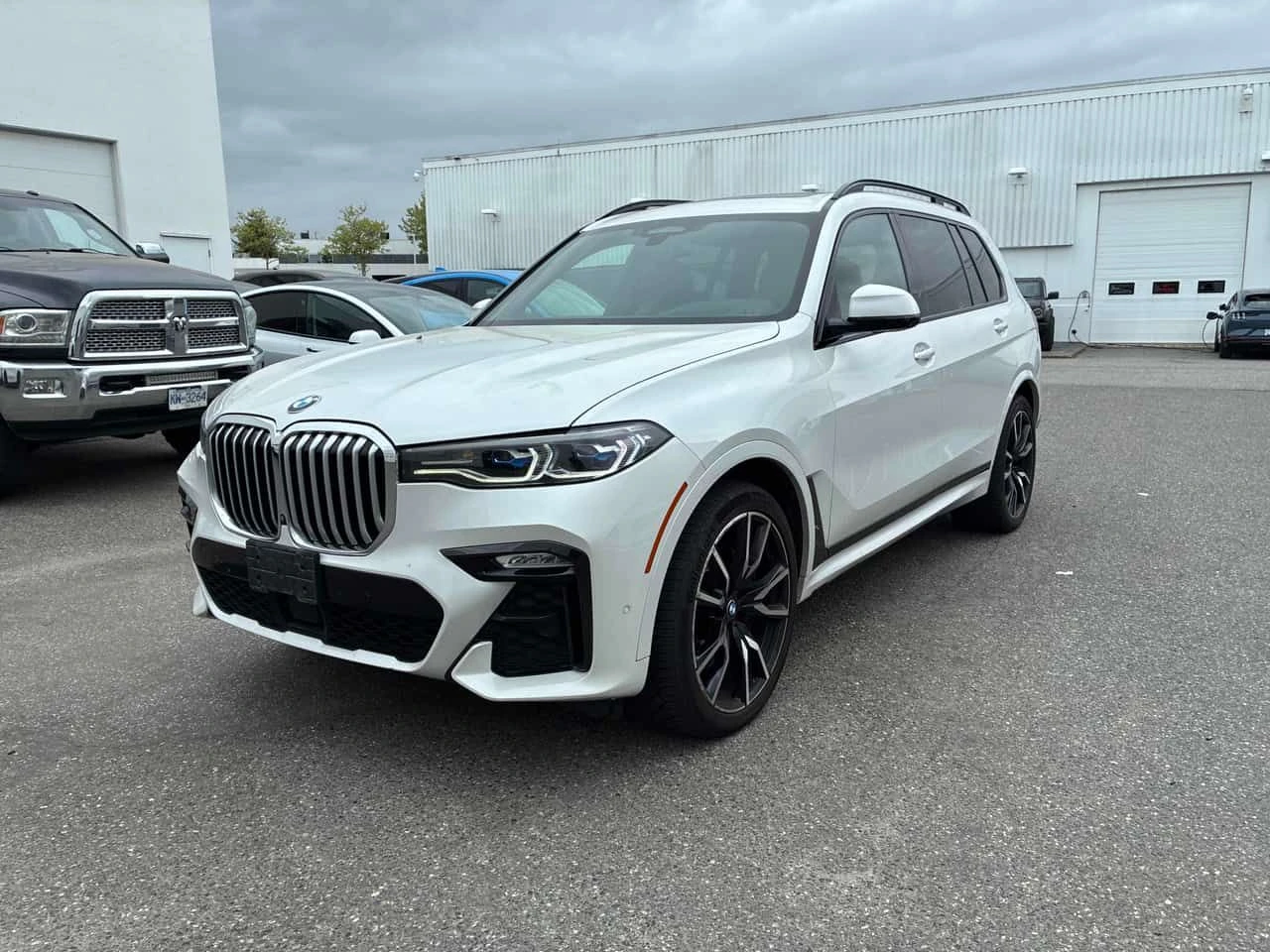 BMW X7 xDrive40i/LASER/ОБДУХВАНЕ/ПАНОРАМА/ДИСТРОНИК/360