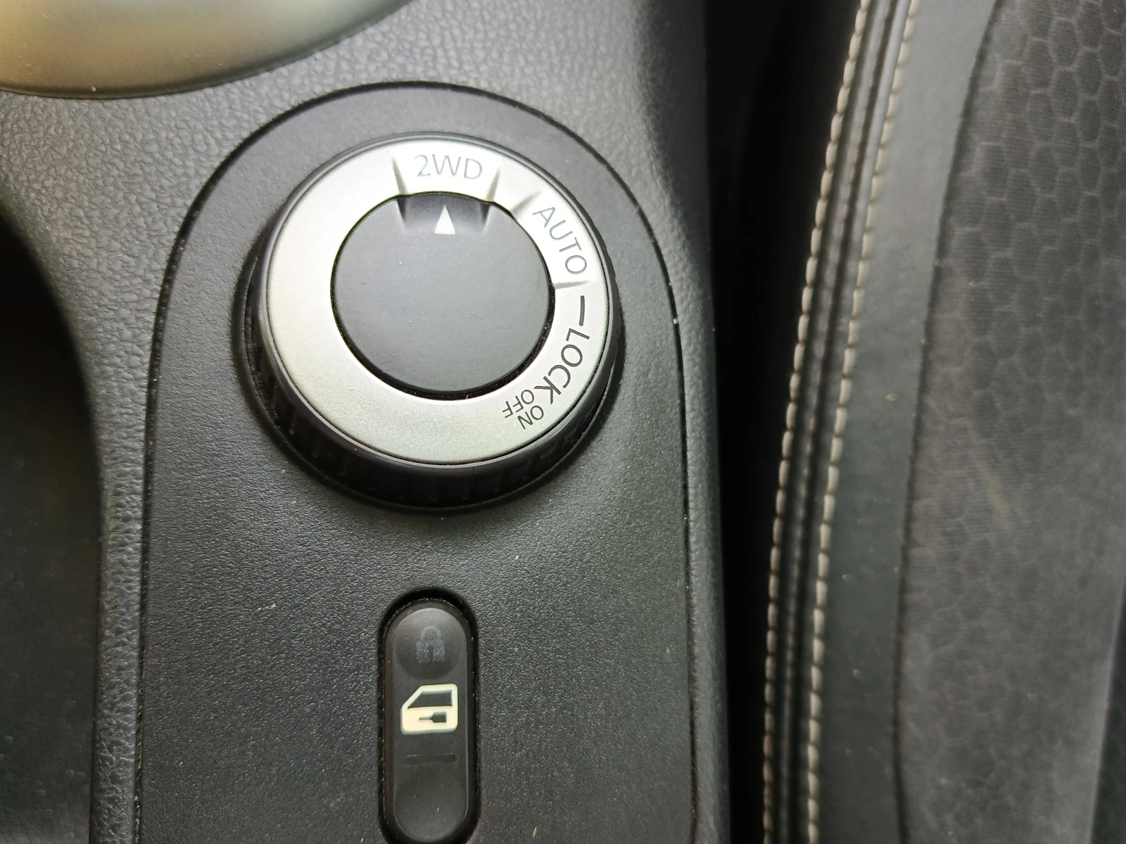 Nissan Qashqai Nissan Qashqai 2.0i LPG 4x4 , снимка 17 - Автомобили и джипове - 54793582