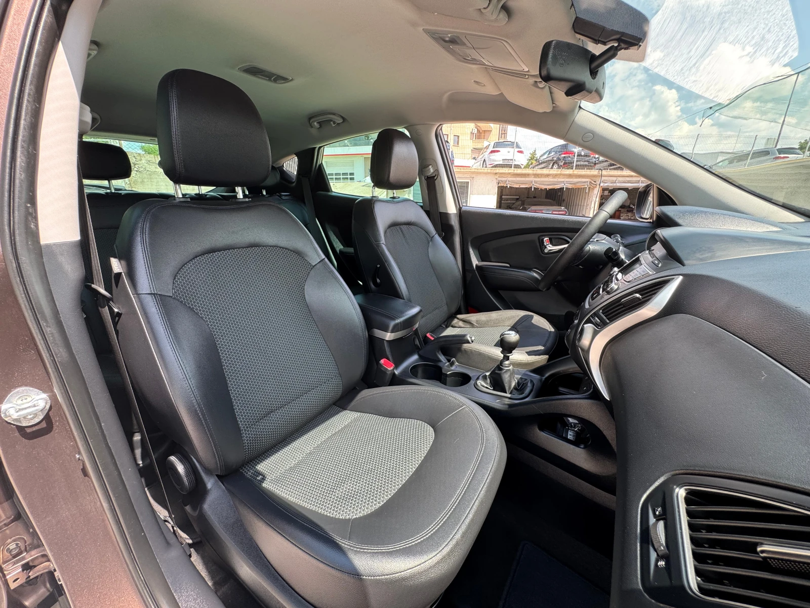 Hyundai IX35 2.0CRDI-ФУЛ!!!!!, снимка 16 - Автомобили и джипове - 55120238