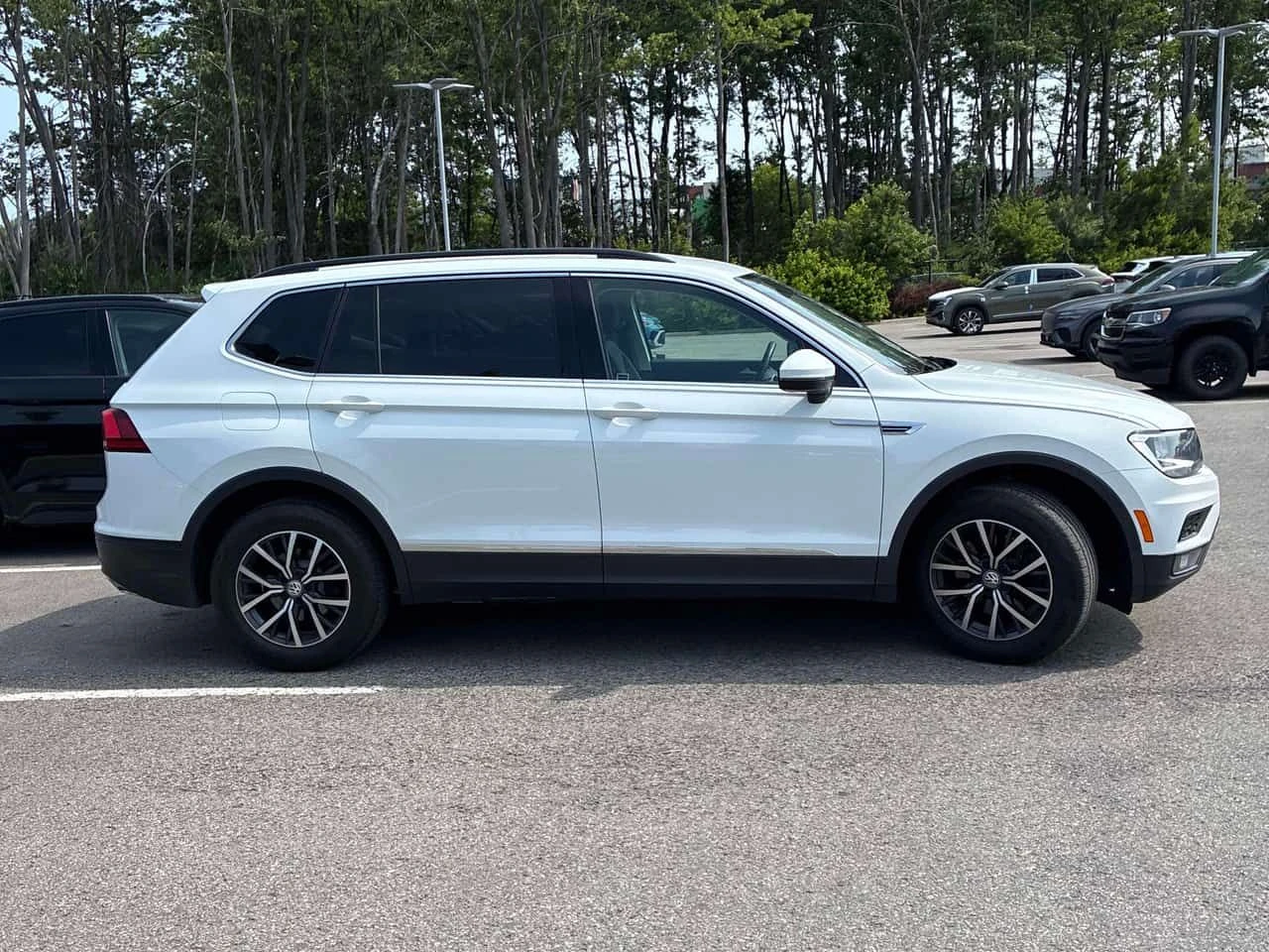 VW Tiguan * 4MOTION * CARFAX * ОТ ПРЕДСТАВИТЕЛСТВО НА VW, снимка 3 - Автомобили и джипове - 55459806