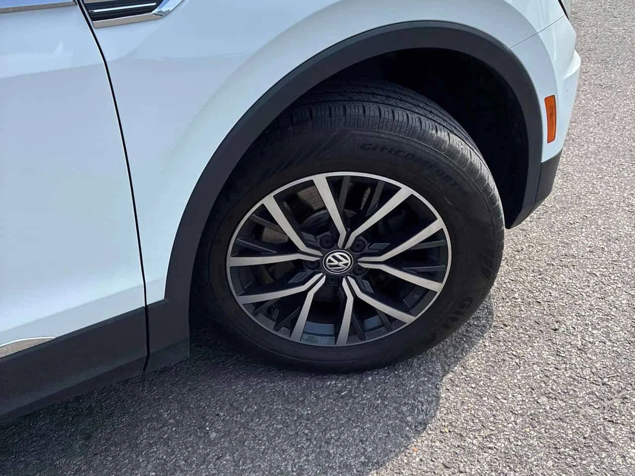 VW Tiguan * 4MOTION * CARFAX * ОТ ПРЕДСТАВИТЕЛСТВО НА VW, снимка 6 - Автомобили и джипове - 55459806