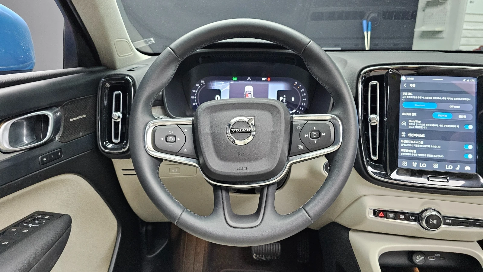 Volvo XC40 2.0 B4 Ultimate Bright , снимка 12 - Автомобили и джипове - 55664090
