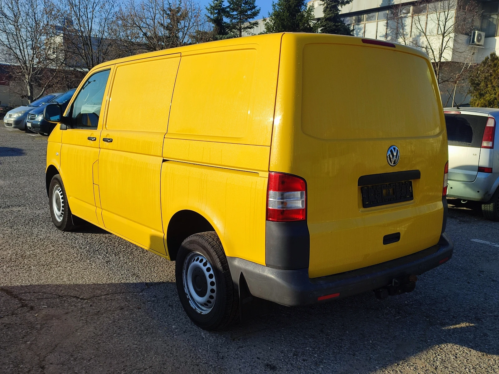 VW Transporter 2.0TDI-102kc-ЕВРО5-КЛИМАТИК-ПАРКТРОНИК-ТЕГЛИЧ - изображение 6
