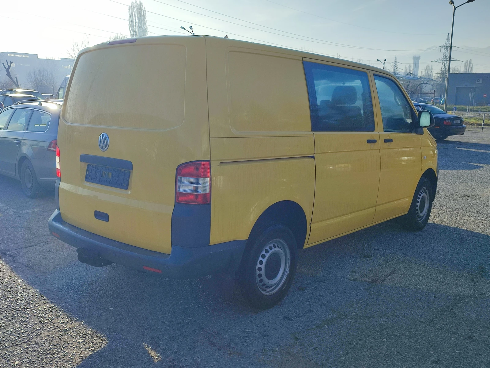 VW Transporter 2.0TDI-102kc-ЕВРО5-КЛИМАТИК-ПАРКТРОНИК-ТЕГЛИЧ - изображение 4