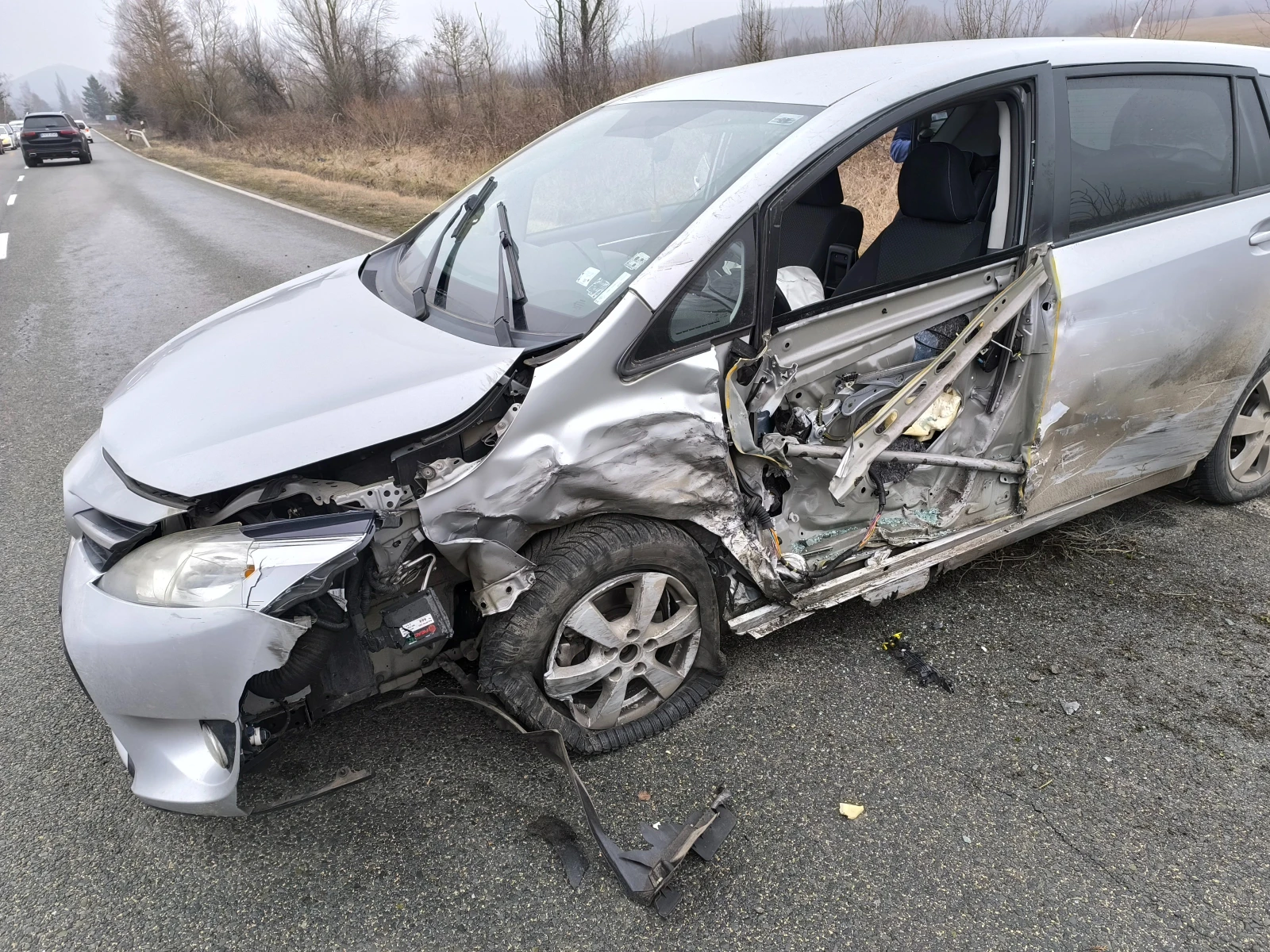На части Toyota Corola verso 1. 8