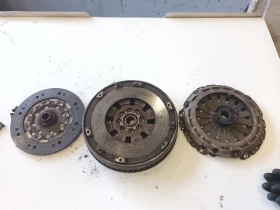 Маховик със съединител ситроен ц5,пежо 2.2 хди