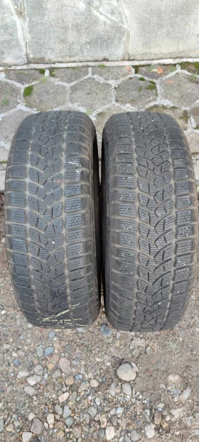 Гуми Зимни 205/60R16, снимка 1 - Гуми и джанти - 47822536