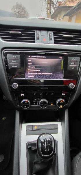 Skoda Octavia Бял, снимка 17