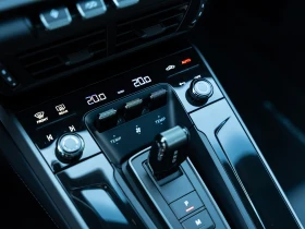 Porsche 911 Carrera , снимка 12