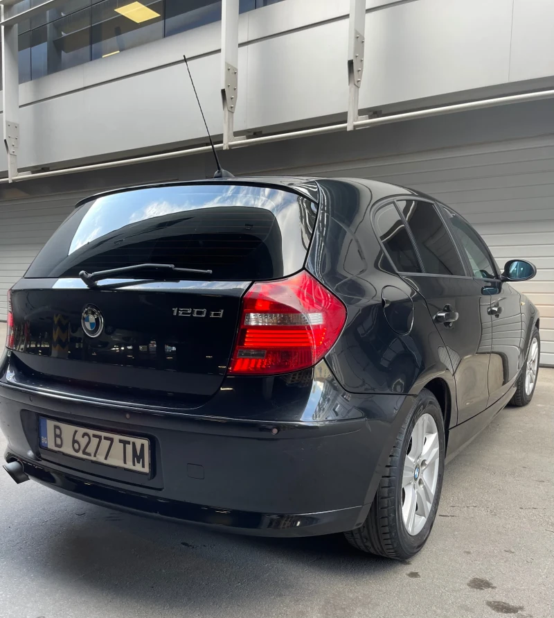 BMW 120 d Facelift LCI, снимка 3 - Автомобили и джипове - 47666293