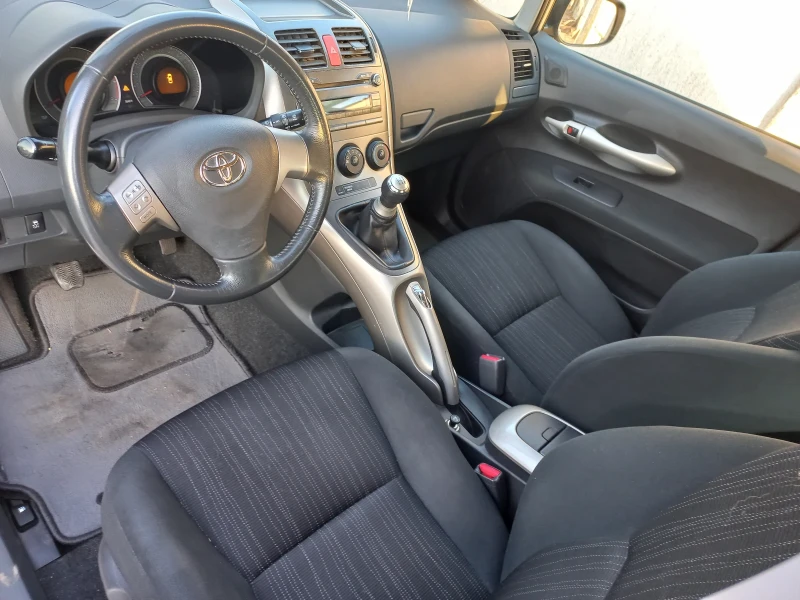 Toyota Auris  , снимка 10 - Автомобили и джипове - 47883417